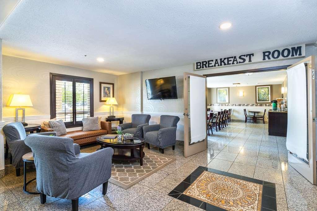 Quality Inn & Suites Yorkton Dalaman gambar